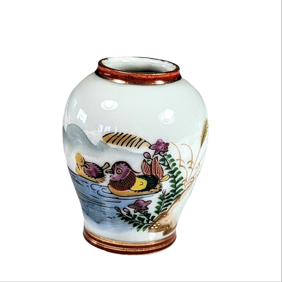 Vintage Chinese Miniature Ginger Jar Vase Chinoiserie Hand Painted - Picture 1 of 8